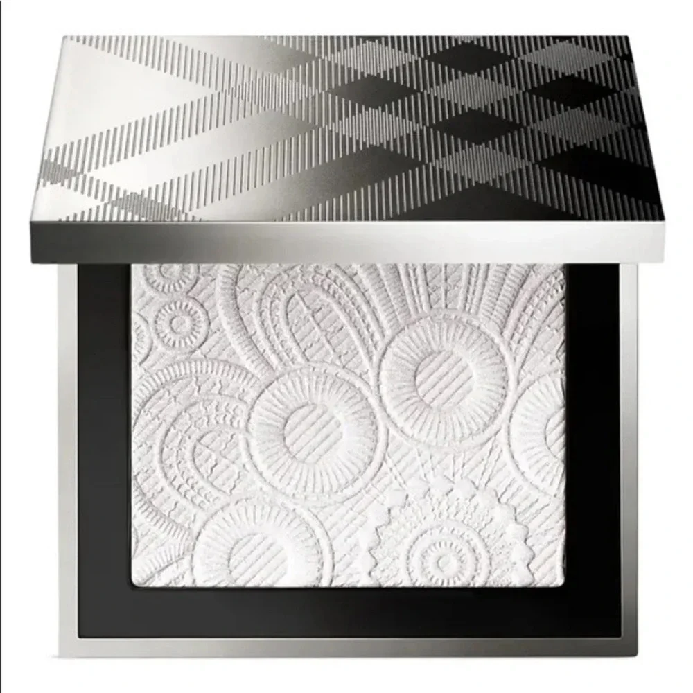 Burberry – Fresh Glow Highlighter - Picture 2 of 12